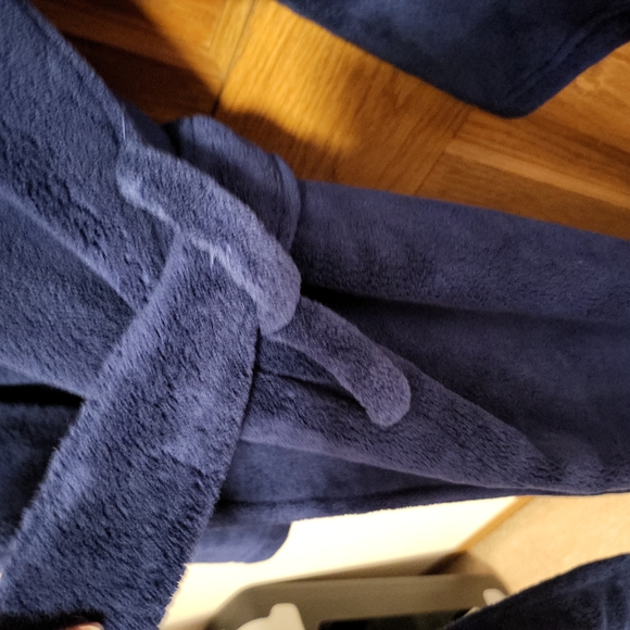 Plush Bath Robe - Picture 4 of 6